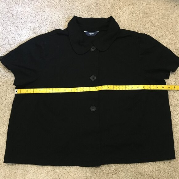 Black Rayon Blend Short Sleeve Semi Cropped Button Up Top - Picture 12 of 16